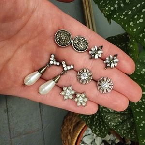 5 pairs of earrings costume jewlery silver tone faux pearl crystals gun metal